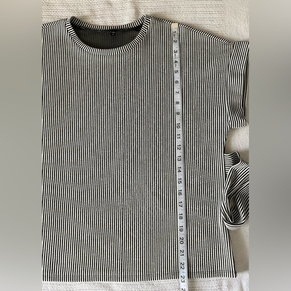 Express Black and White Short Sleeve Tie Front Blouse - Picture 7 of 7